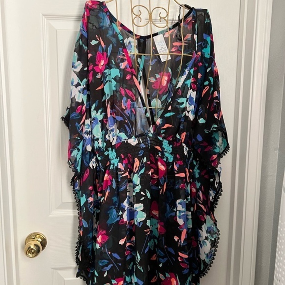 Time and Tru Floral Kimono